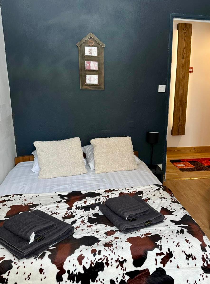 Le Petit Sport Chalet 1 - Image 2